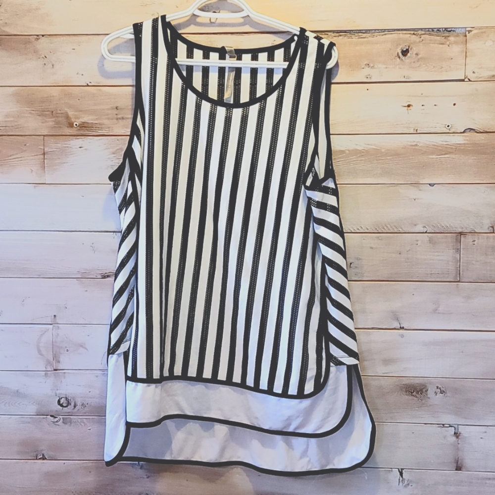Euc Referee style striped athletic top